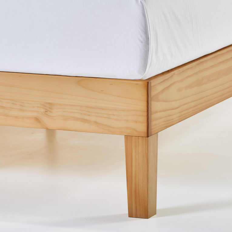 Zinus Beckham Wooden Bed Ensemble